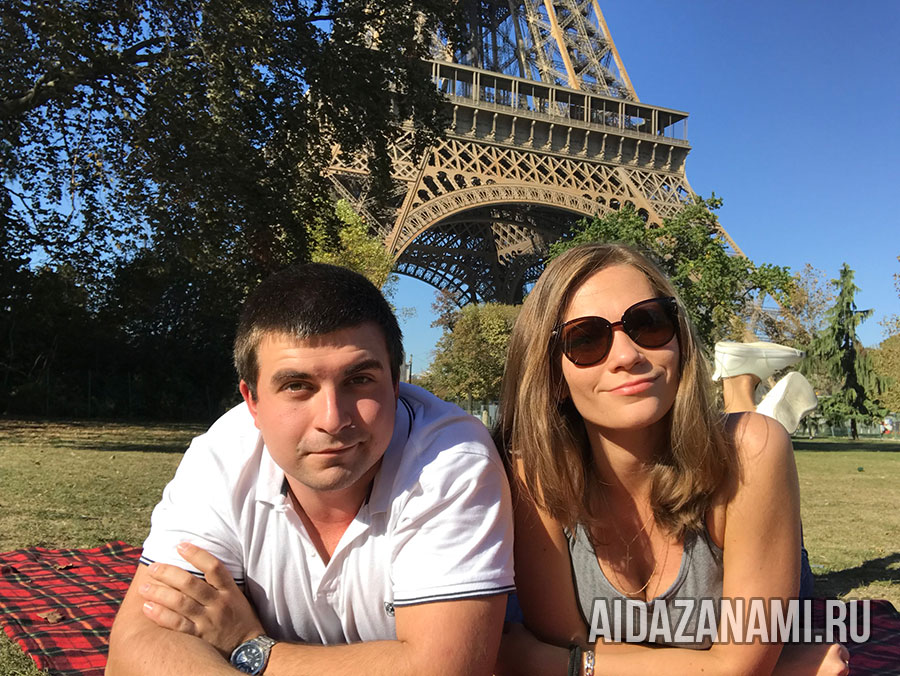 Виза в Париж открывает возможность делать фото на фоне Эйфелевой башни